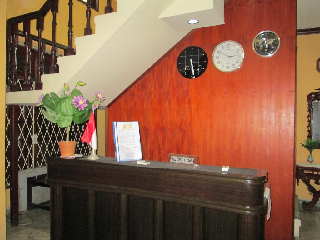 Sinderella Hotel Balikpapan  Exterior photo